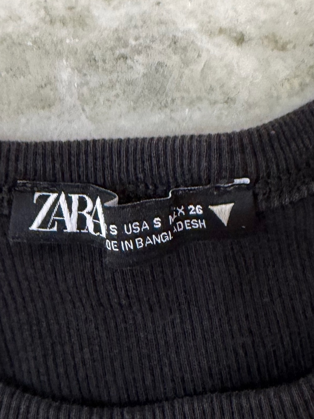 Zara Black Ribbed Crop Tank
Small - Picture 2 of 2